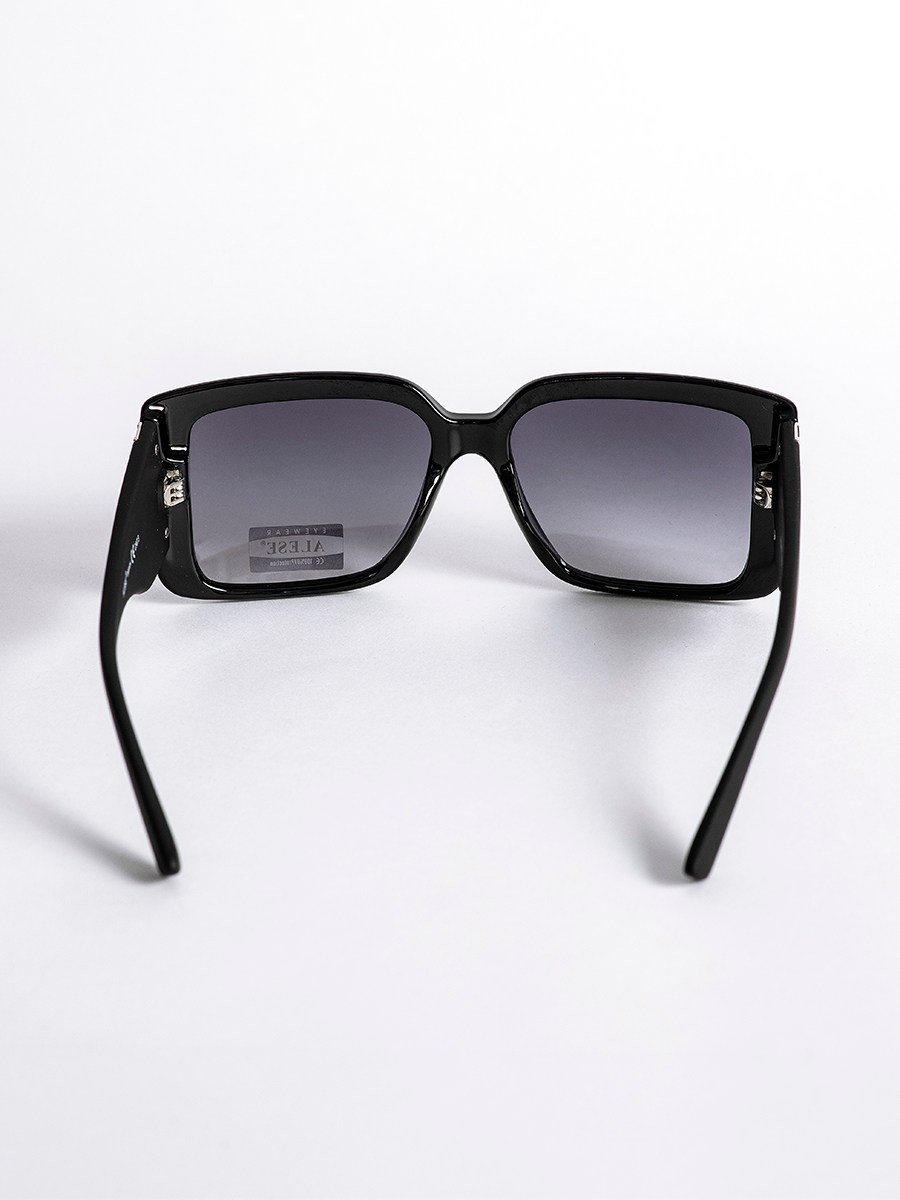 Съемка солнцезащитных очков. Фотограф в Санкт-Петербурге