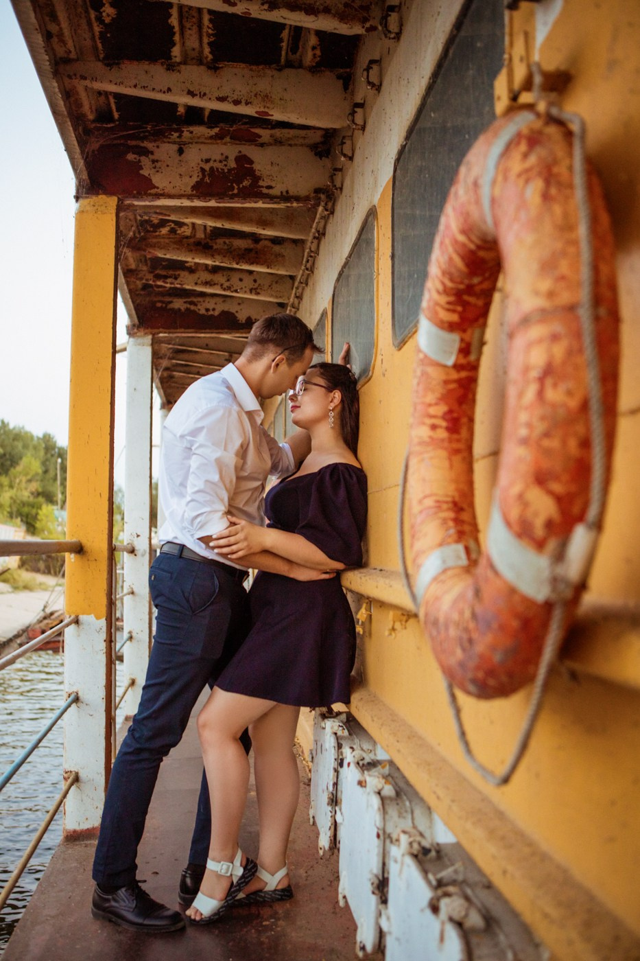 Захар и Татьяна. Прогулочная съемка на яхте. Фотографы в городе Волгограде — Людмила Агеева и Алексей Околелов