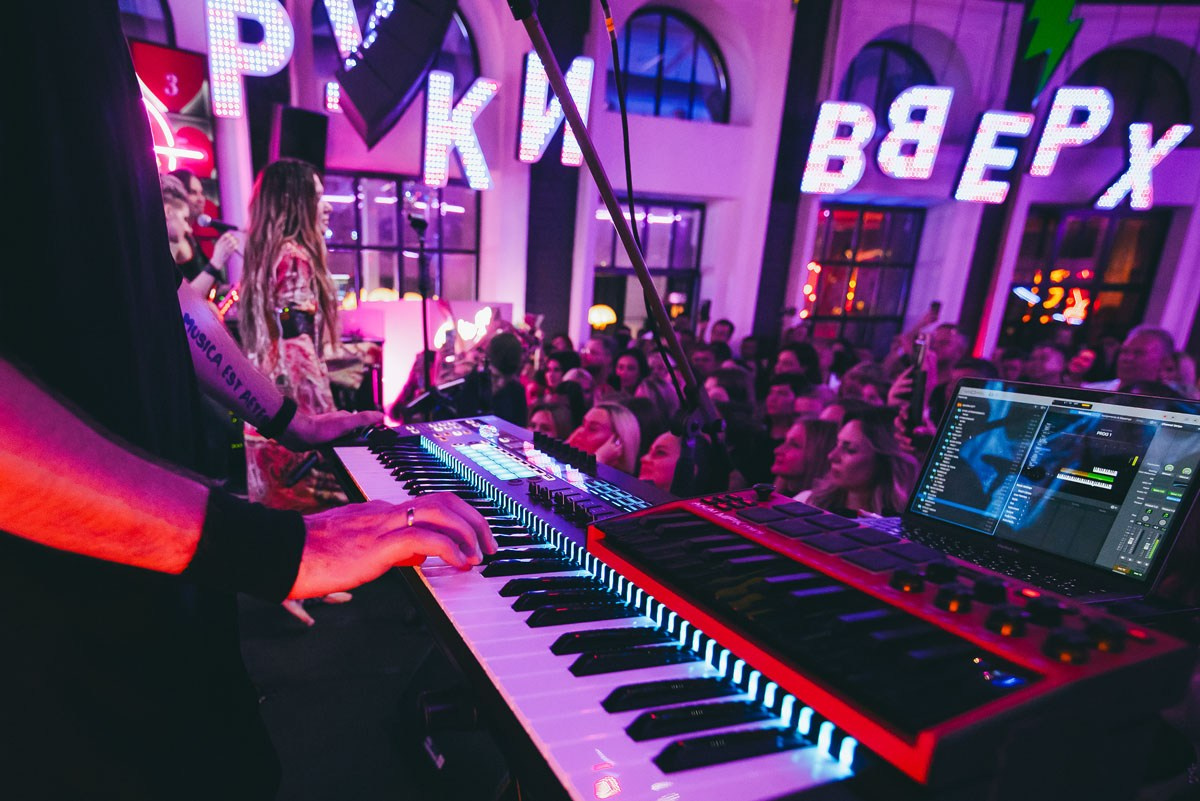 Концерт LINDA в РУКИ ВВЕРХ БАР в Ростове-на-Дону