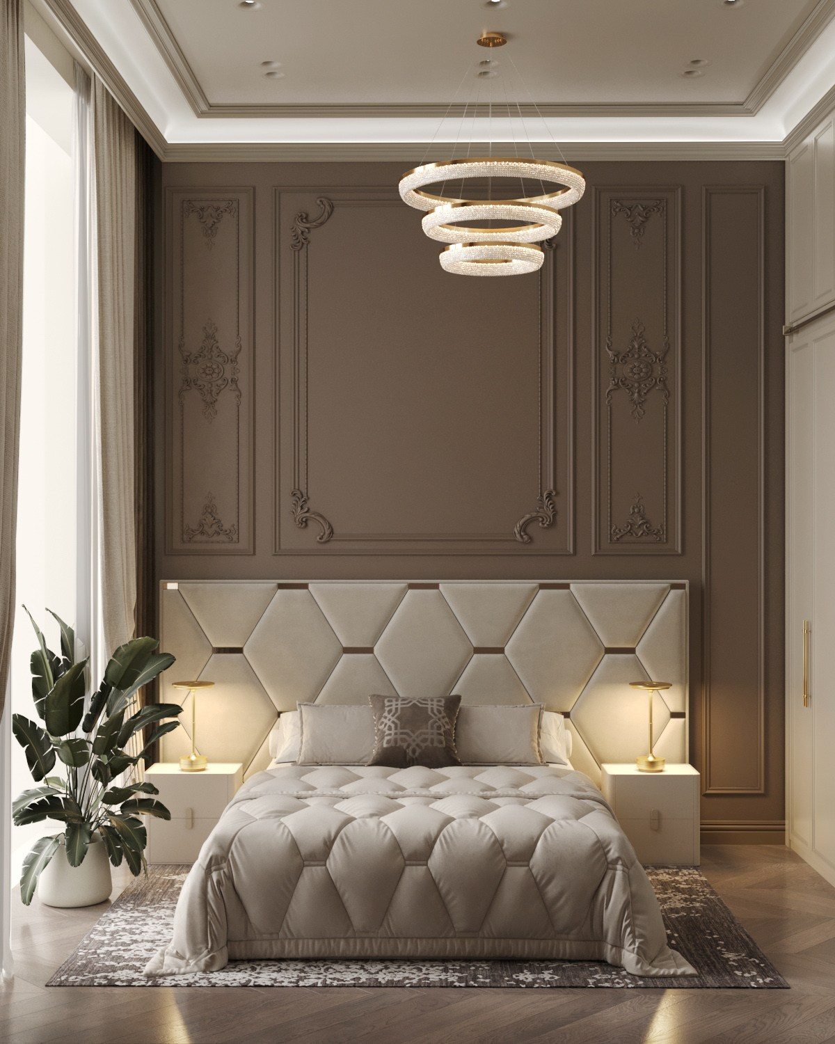 Кровать с геометрическим изголовьем, золотыми настольными лампами и большим растением