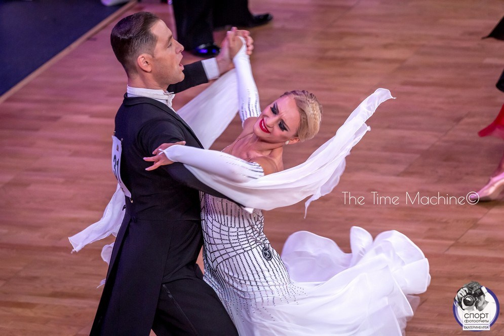 DANCE. Фотограф для маркетплейсов Михаил Бове