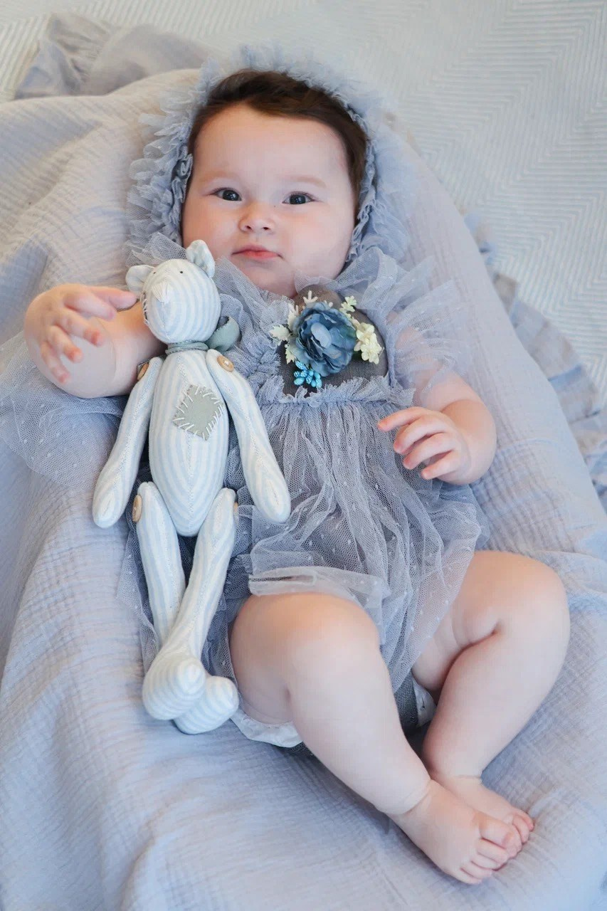 Фотосессия Мии в фиолетовом стиле. Фотограф ANNA GEREIHAN