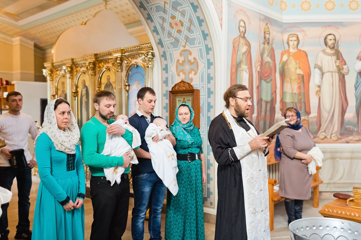 КРЕЩЕНИЕ ЕСЕНИИ И ВАСИЛИСЫ. Семейный фотограф новорождённых в Серпухове Юлия Новикова +79637785957