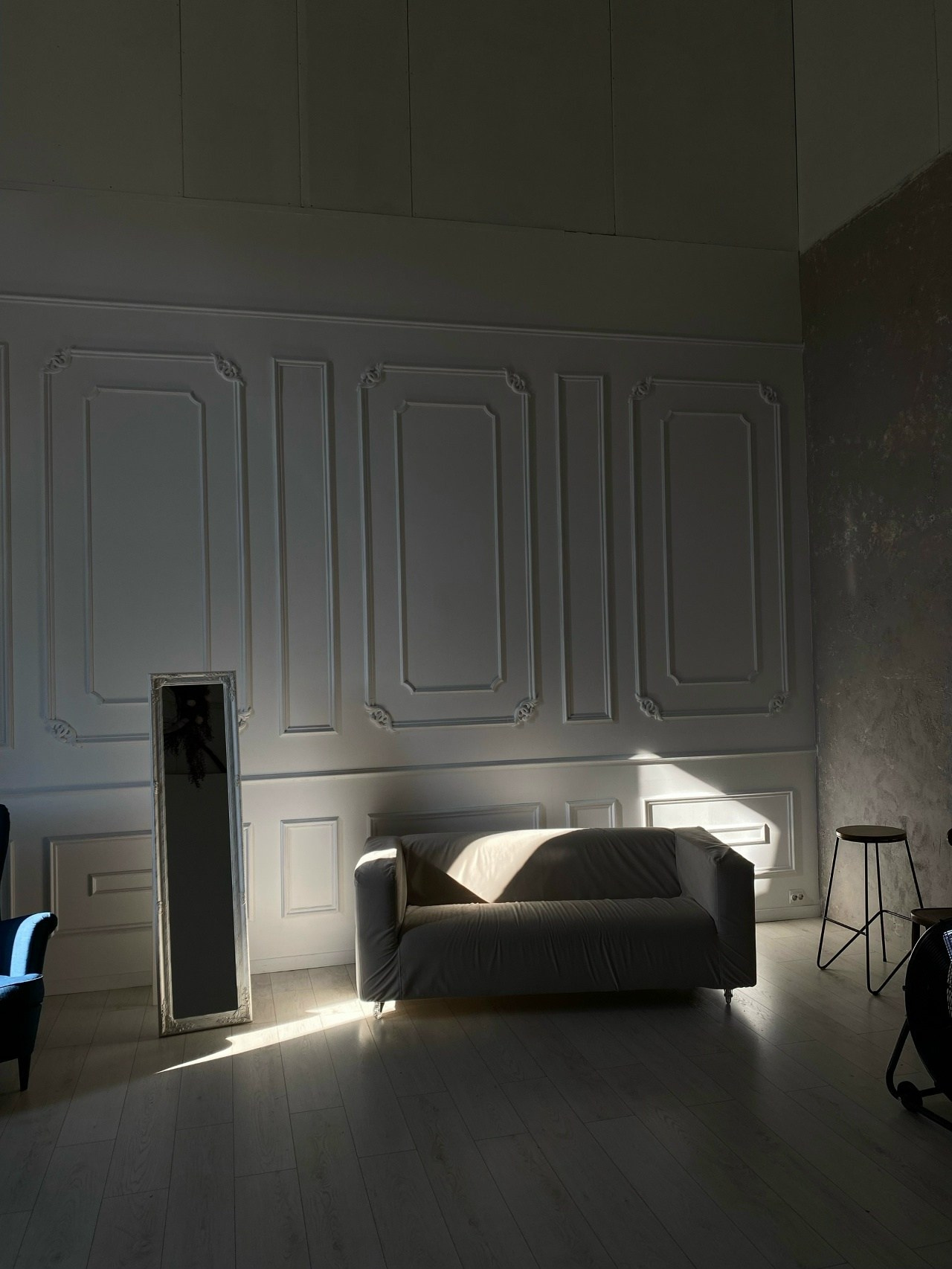 Зал White в фотостудии Точка. Профессиональная фотостудия в Санкт-Петербурге «Точка»