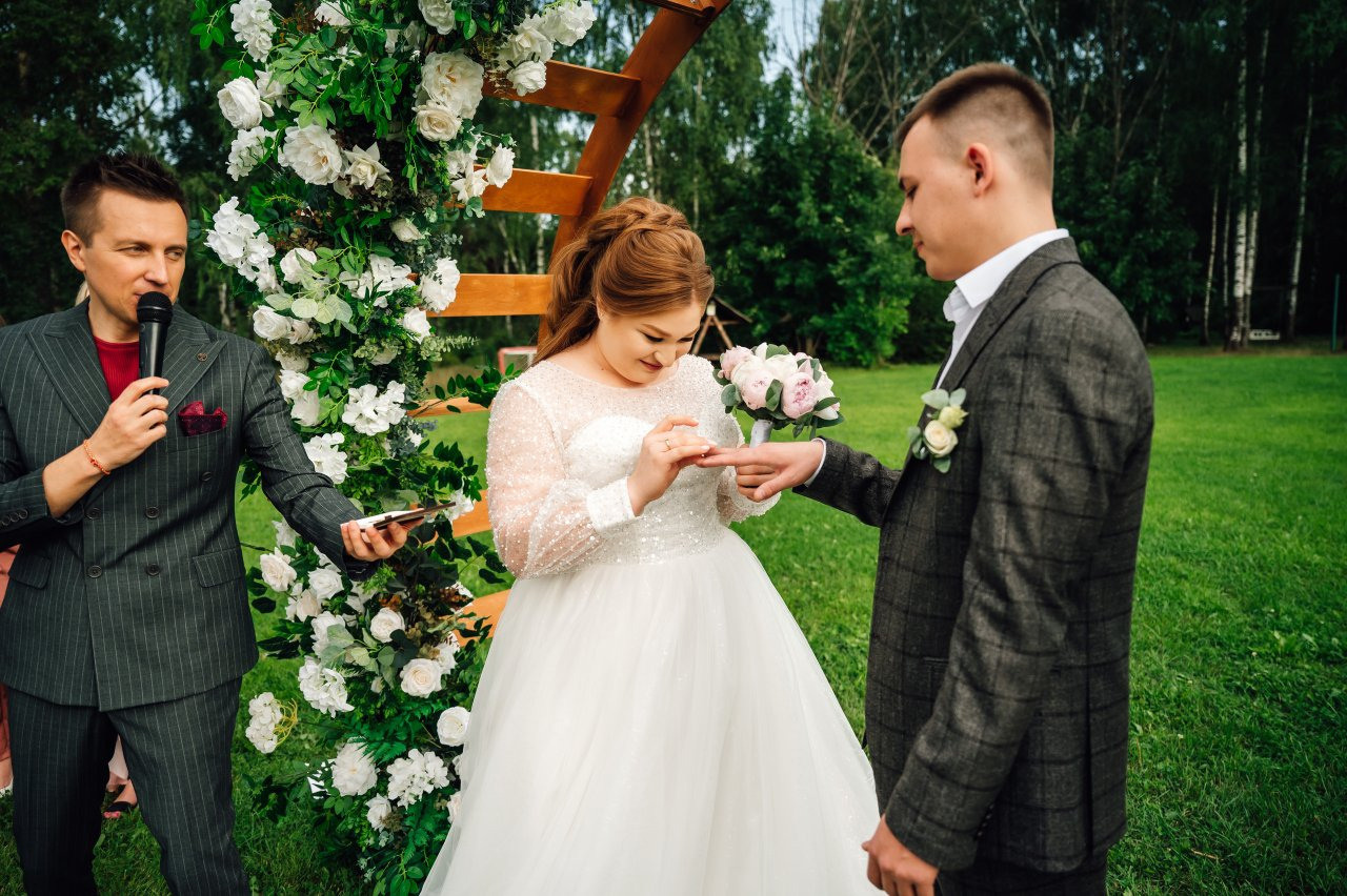 Юля и Денис. Ведущий на свадьбу в Москве Зубков Алексей