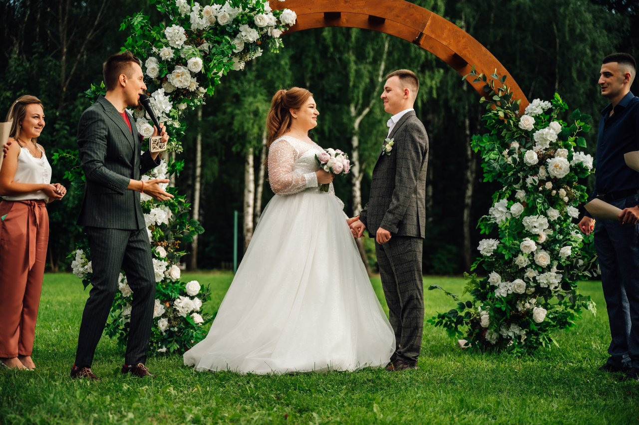 Юля и Денис. Ведущий на свадьбу в Москве Зубков Алексей