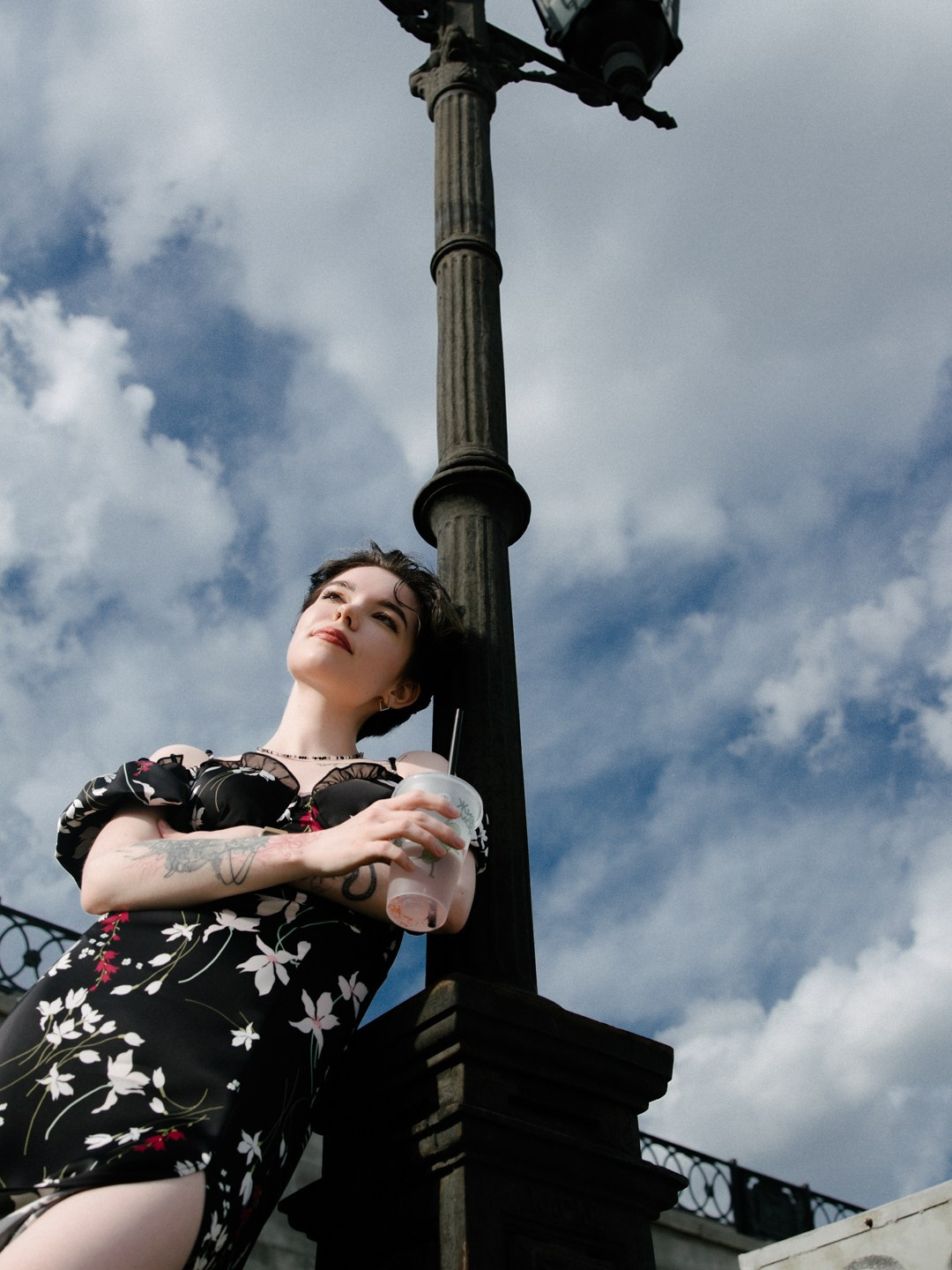 Портрет Насти и цветущей вишни. Фотограф Настя Булочка Екатеринубрг