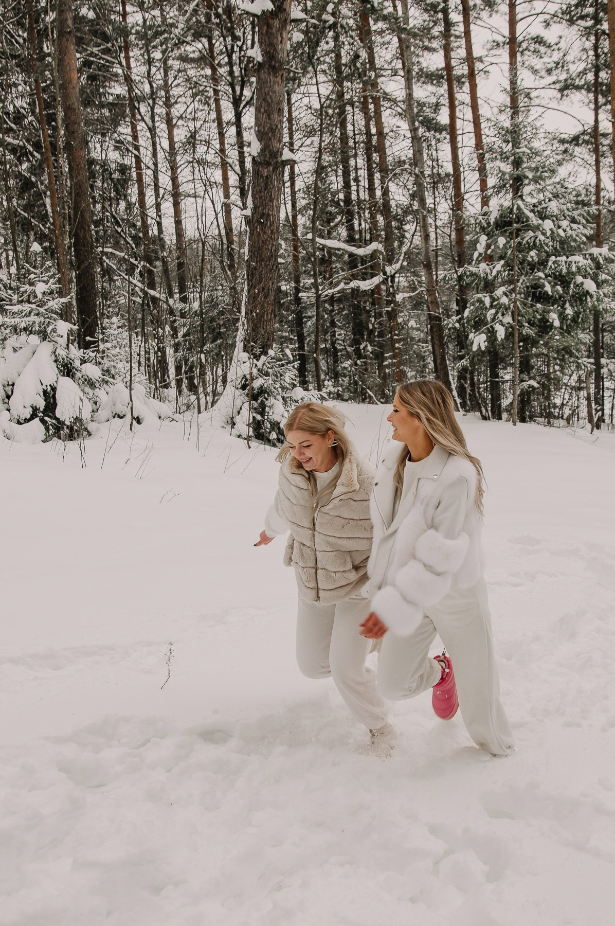 Friends stories_Наташа и Кристина. Свадебный и семейный фотограф в Минске Яна Новак