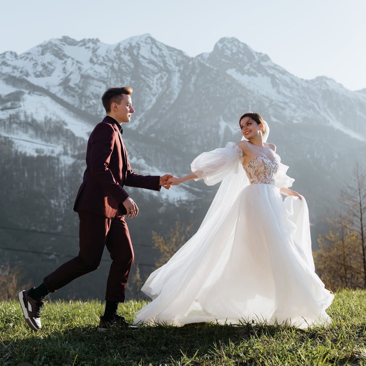 Авторские путешествия на красном кабриолете Lexus. Сочи, Адлер, Сириус, Красная Поляна, озеро Рица. Личный водитель и фотограф. Свадебный фотограф в Сочи и Адлере — Фотосессии на море и в горах | Виктор Рогулев