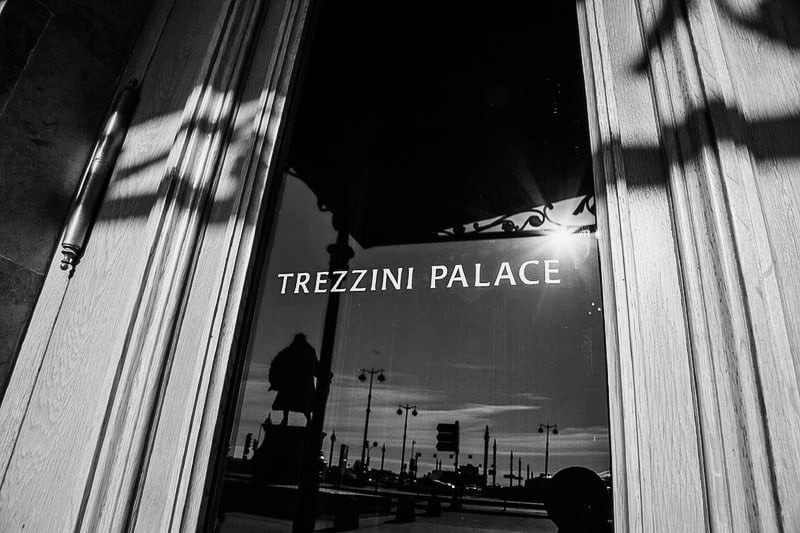 Pasha Yulya | Trezzini Palace, Saint-Petersburg. Портретные и свадебные съемки