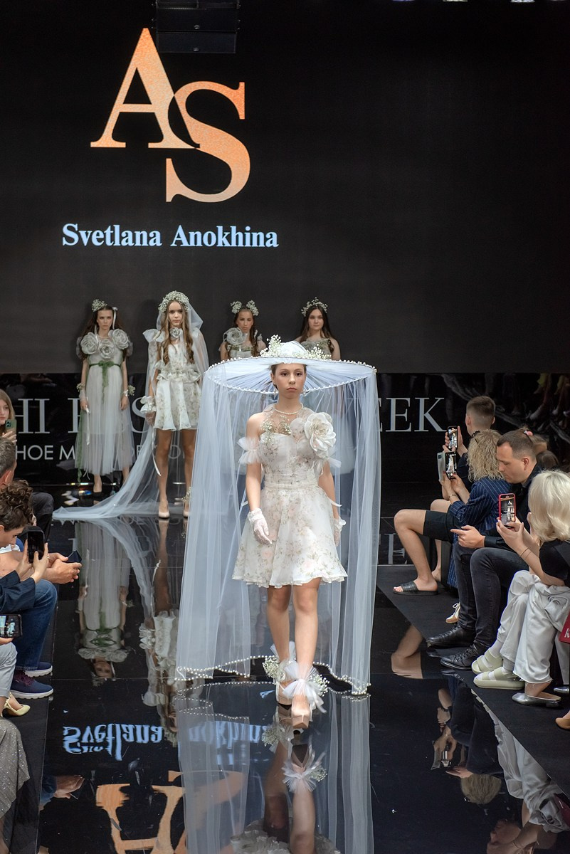 SochiFashionWeek2024 дизайнер Анохина. Семейный и коммерческий фотограф в Сочи Александр Бодунов