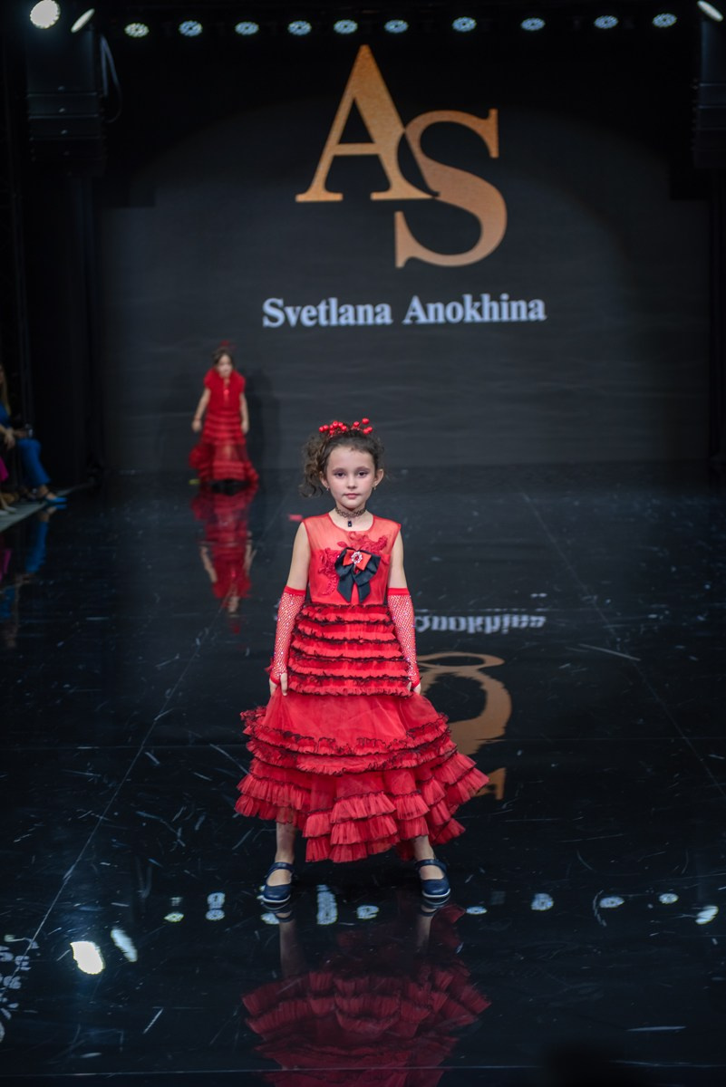 SochiFashionWeek2024 дизайнер Анохина Светлана. Семейный и коммерческий фотограф в Сочи Александр Бодунов