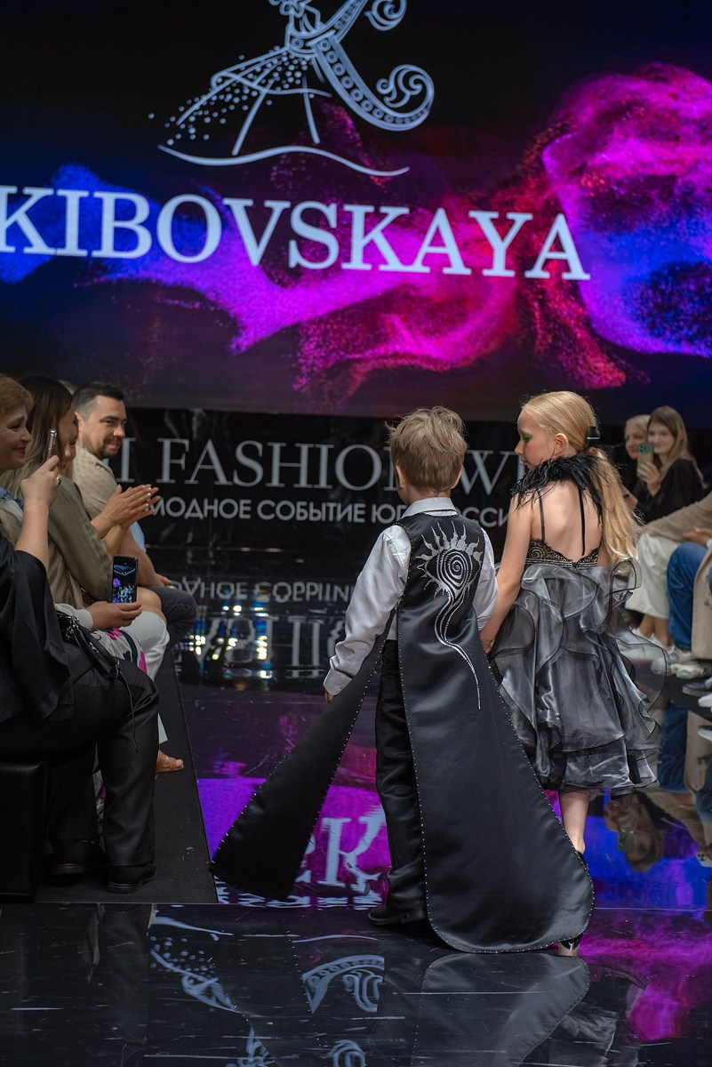 SochiFashionWeek2024 дизайнер Кибовская. Семейный и коммерческий фотограф в Сочи Александр Бодунов