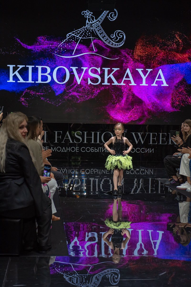 SochiFashionWeek2024 дизайнер Кибовская. Семейный и коммерческий фотограф в Сочи Александр Бодунов
