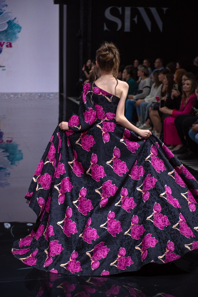 SochiFashionWeek2024 дизайнер Юлия Крылова. Семейный и коммерческий фотограф в Сочи Александр Бодунов