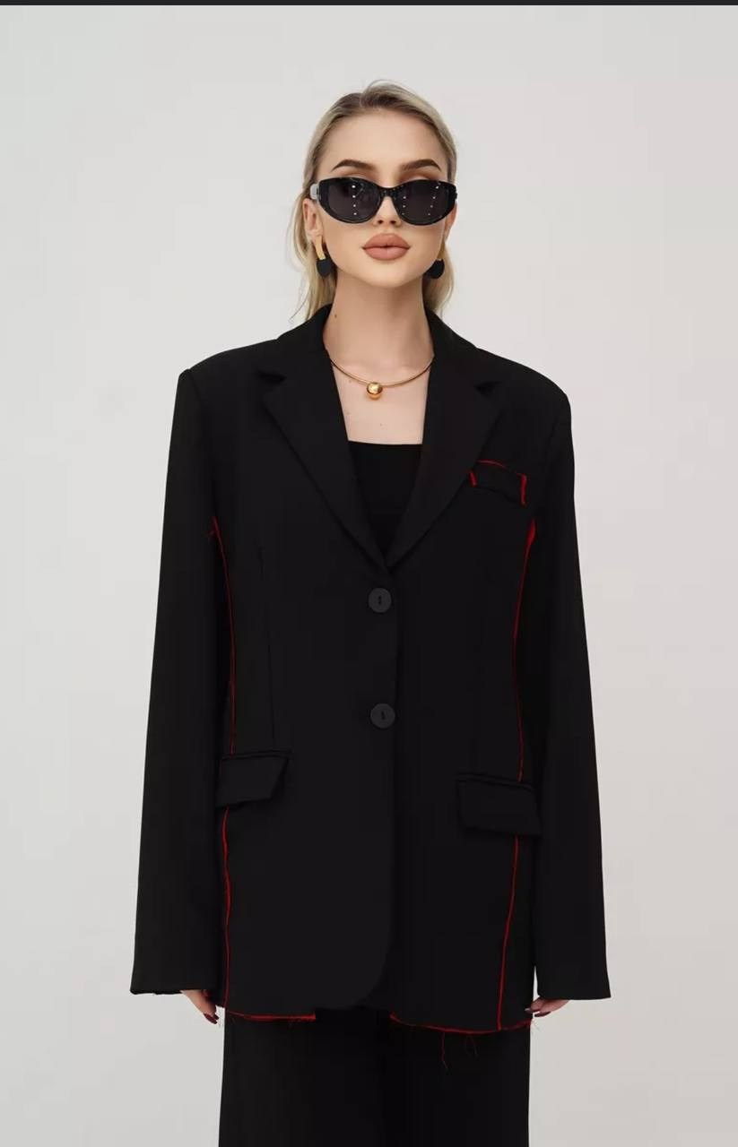 Пиджак оверсайз с необработанным краем . Размер 42- 46. Цвет чёрный