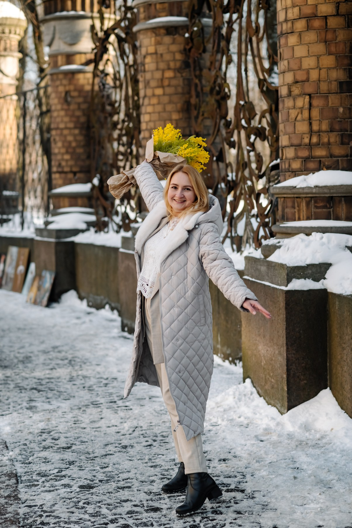 Прогулка с цветами по улицам и каналам. Свадебный и семейный фотограф в Санкт-Петербурге Елена Худякова