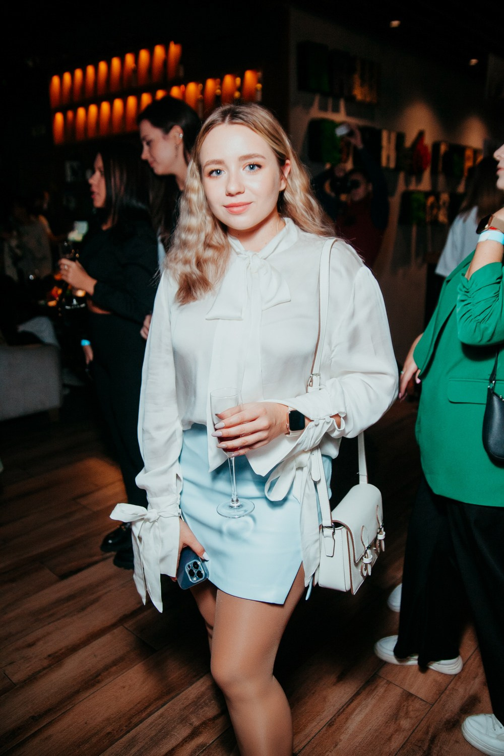 Презентация «Iphone 15». Свадебный и детский фотограф в Волгограде Слава Белов