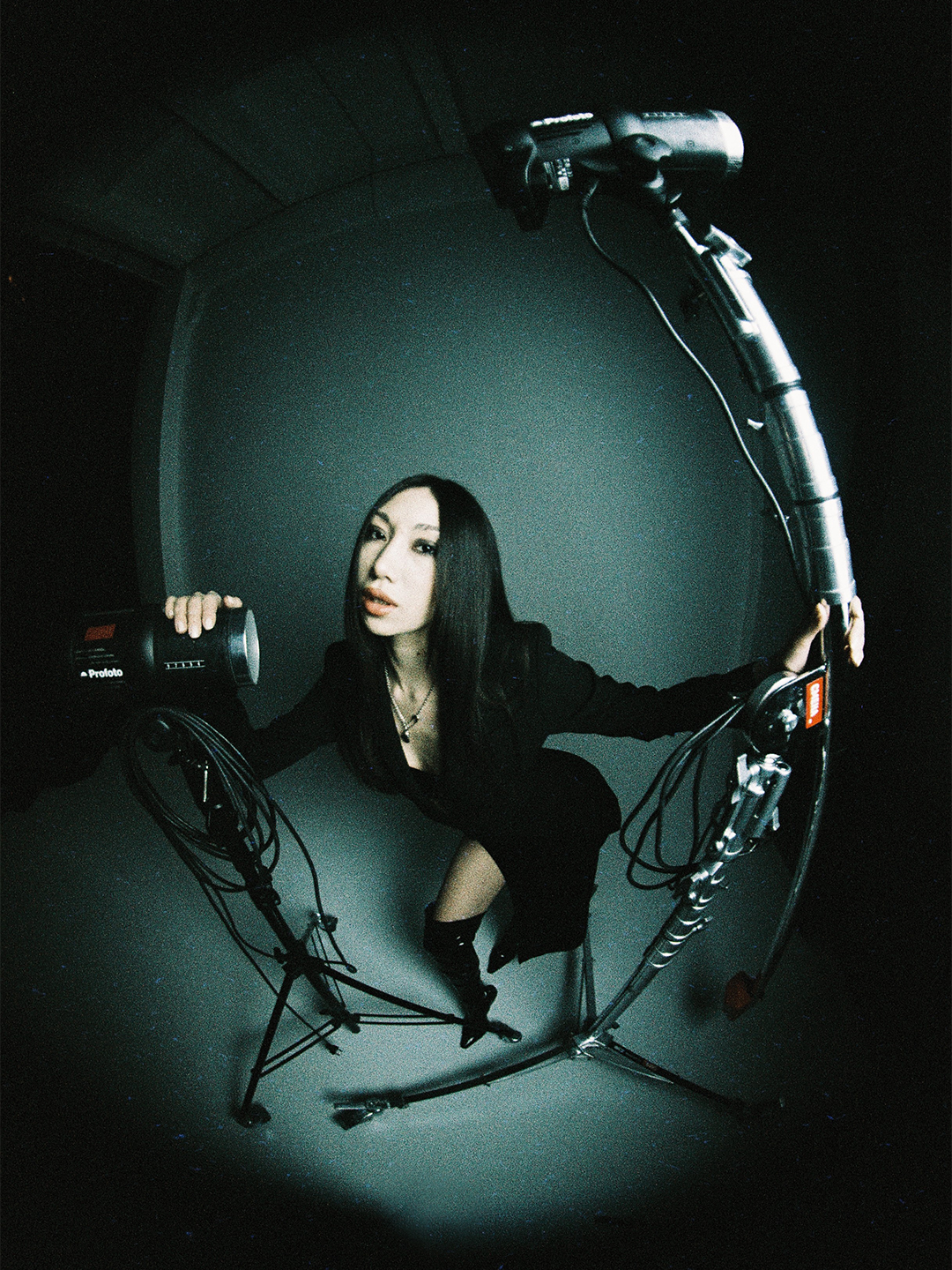 <A>. Плёночный фотограф Москва, Саша Звук