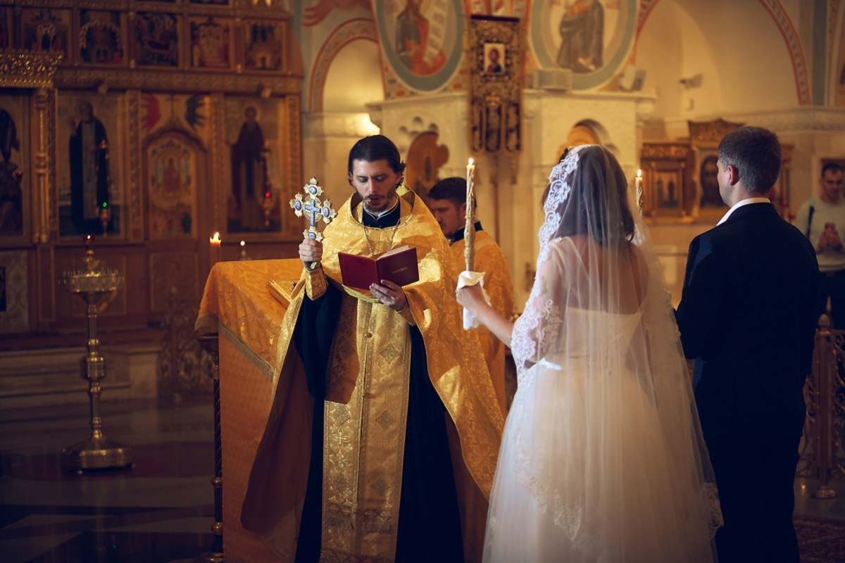Венчание в главном Храме. Свадебный и репортажный фотограф в Москве и Московской области