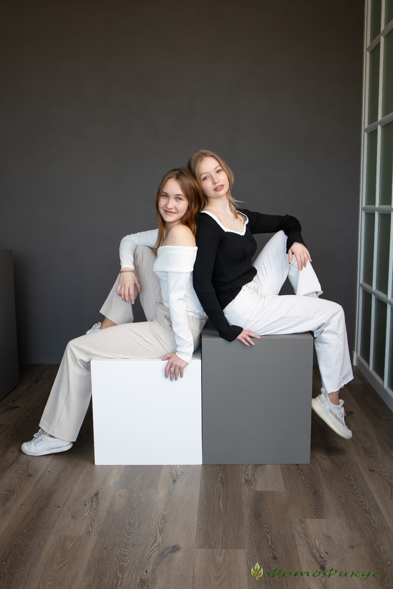Старшеклассники. Студия. Фотографы Евгений и Екатерина. Фотофикус. Тюмень