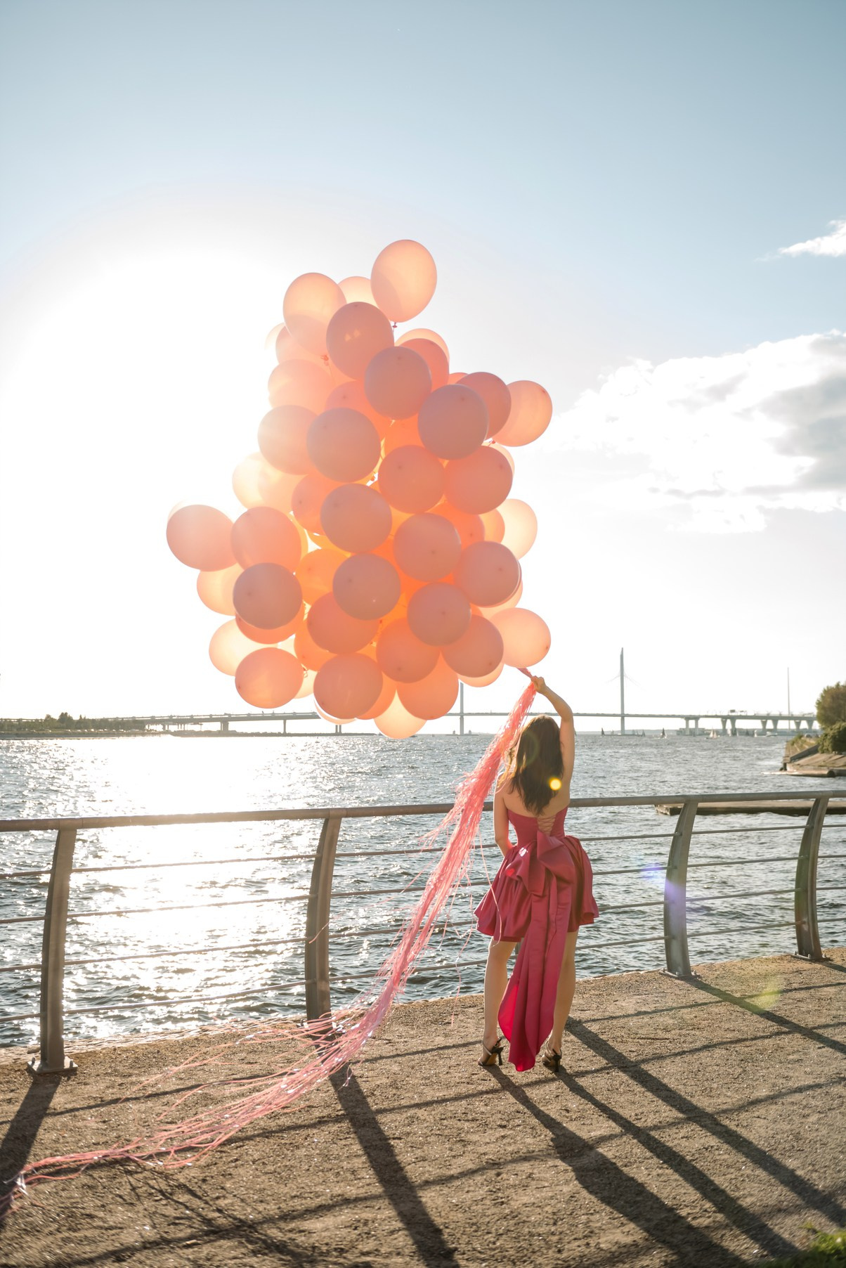 Индивидуальная. На заливе с шарами. Свадебный и сеейный фотограф в Санкт-Петербурге Елена Худякова