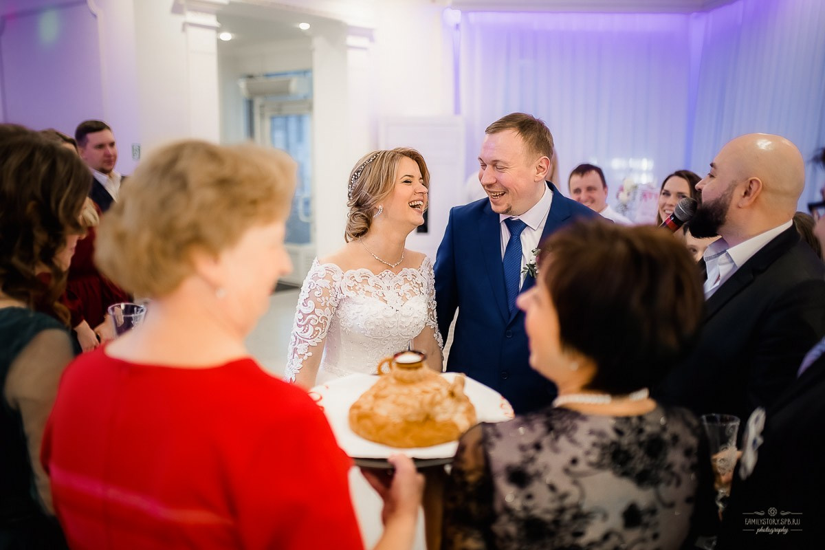 Свадебная фотосессия в интерьере: уют, фактура и свет как у старых мастеров. Свадебный фотограф — Санкт-Петербург (СПб) Питер