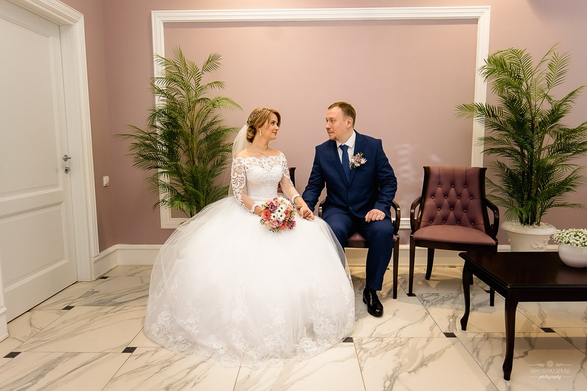 Свадебная фотосессия в интерьере: уют, фактура и свет как у старых мастеров. Свадебный фотограф — Санкт-Петербург (СПб) Питер