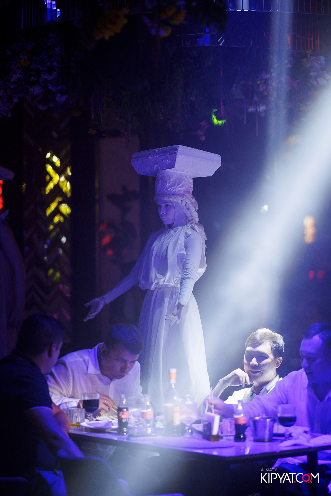 FRIENDS BAR & TERRACE. КИПЯТКОМ АЛМАТЫ! Фотосъемка мероприятий в Алматы