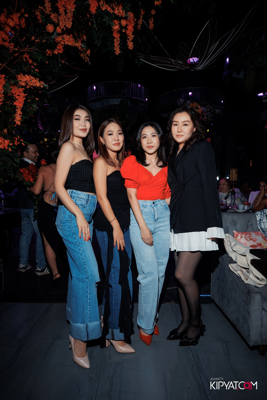 FRIENDS BAR & TERRACE. КИПЯТКОМ АЛМАТЫ!