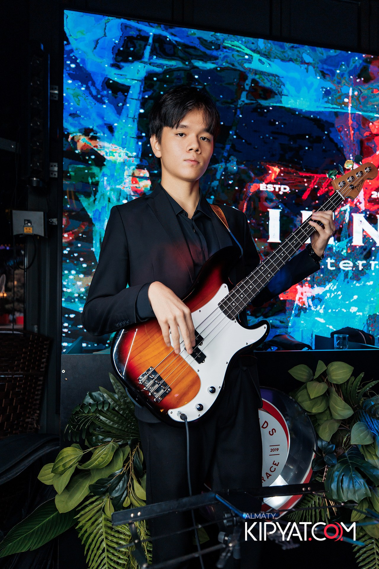 FRIENDS BAR & TERRACE. КИПЯТКОМ АЛМАТЫ!