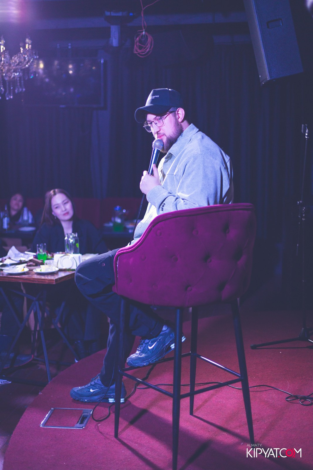 STAND UP КОНЦЕРТ АЛЕКСАНДРА МЕРКУЛЬ ESTATE KARAOKE BAR. КИПЯТКОМ АЛМАТЫ! Фотосъемка мероприятий в Алматы