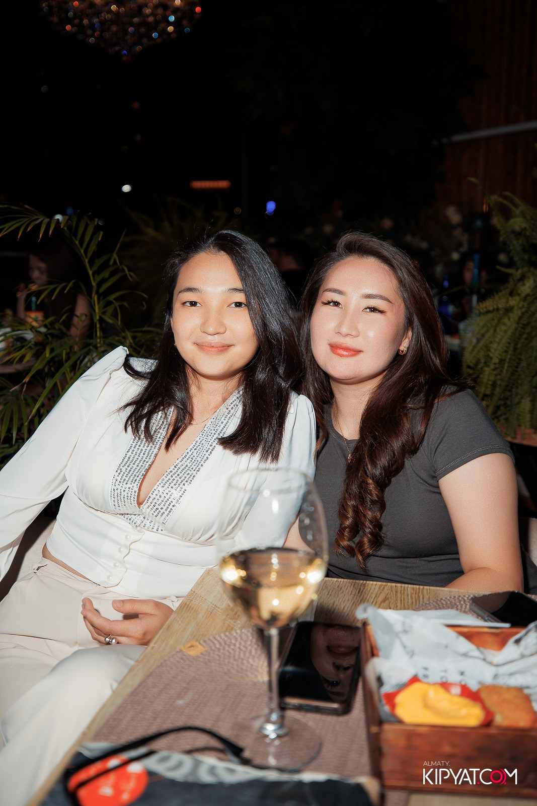 FRIENDS BAR & TERRACE. КИПЯТКОМ АЛМАТЫ!