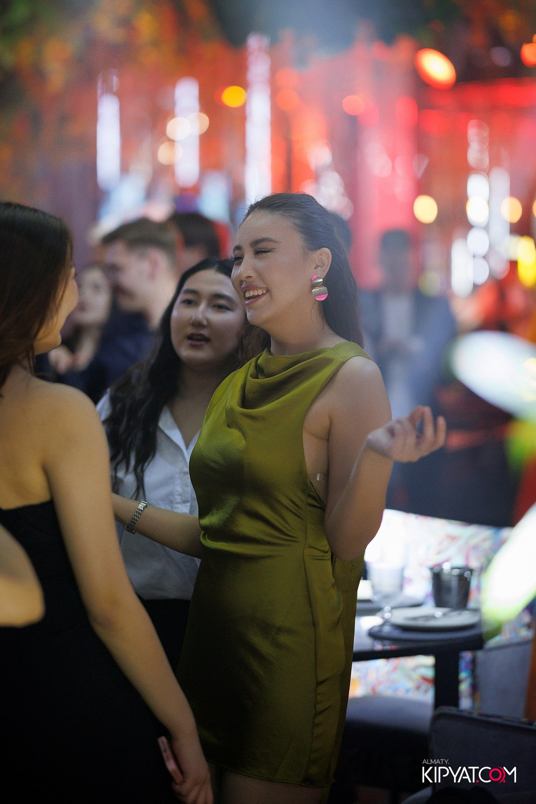 FRIENDS BAR & TERRACE. КИПЯТКОМ АЛМАТЫ! Фотосъемка мероприятий в Алматы