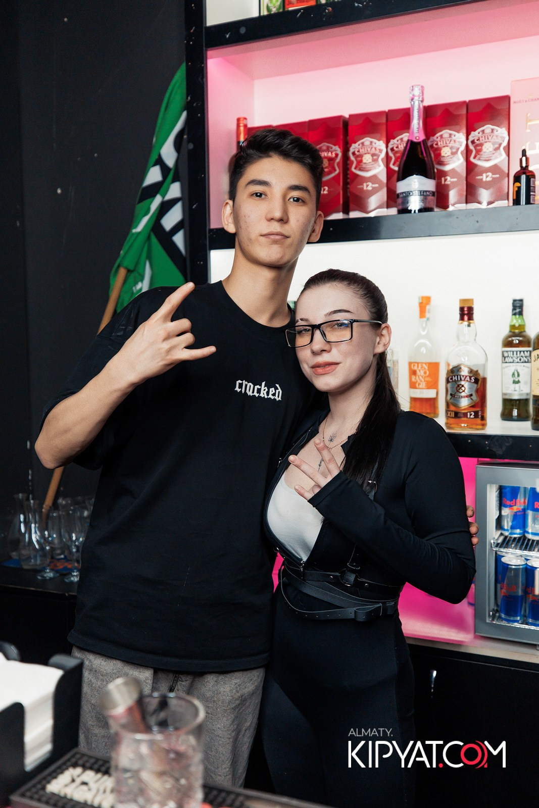 UYAT EMES BAR. КИПЯТКОМ АЛМАТЫ!