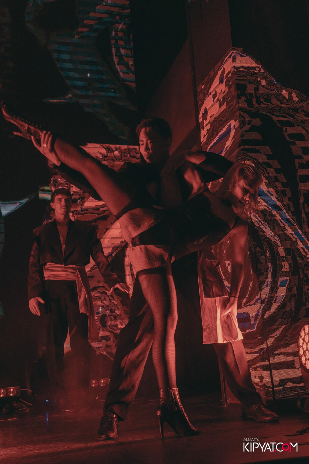 QUEEN. КИПЯТКОМ АЛМАТЫ!