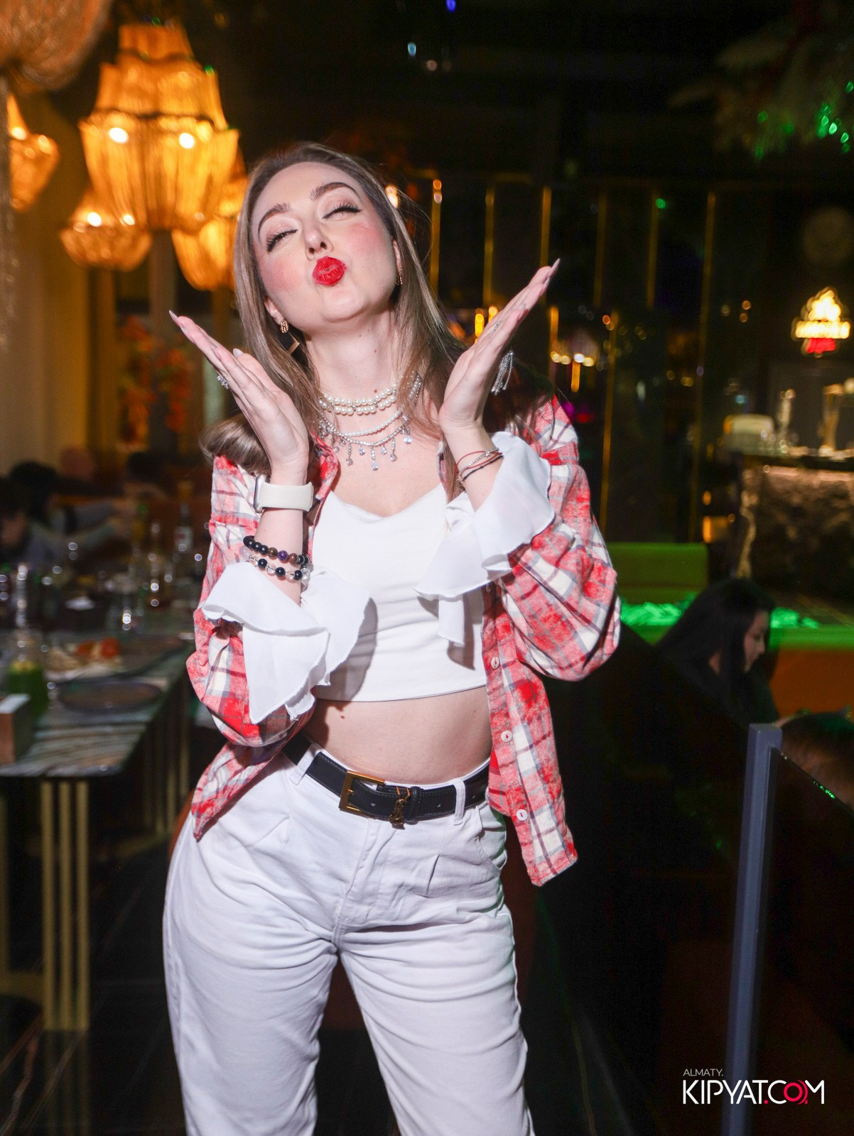 БАР ПАНАЕХАЛИ НА ДОСТЫК. КИПЯТКОМ АЛМАТЫ! Фотосъемка мероприятий в Алматы