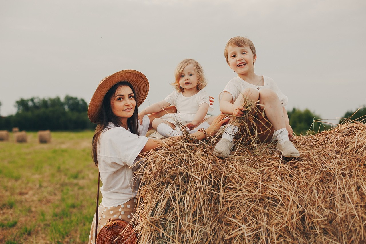Фотосессия со стогами сена. Фотограф Евгения Мальцева, Архангельск