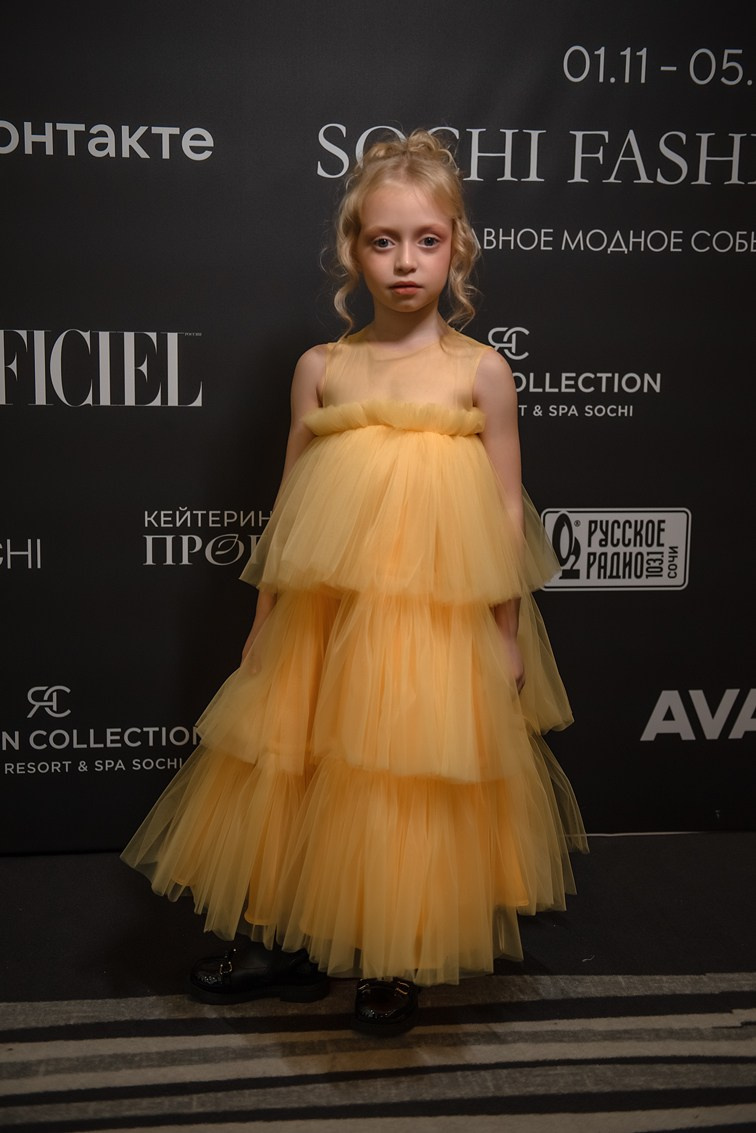SochiFashionWeek2024 дизайнер Анохина Светлана. Семейный и коммерческий фотограф в Сочи Александр Бодунов