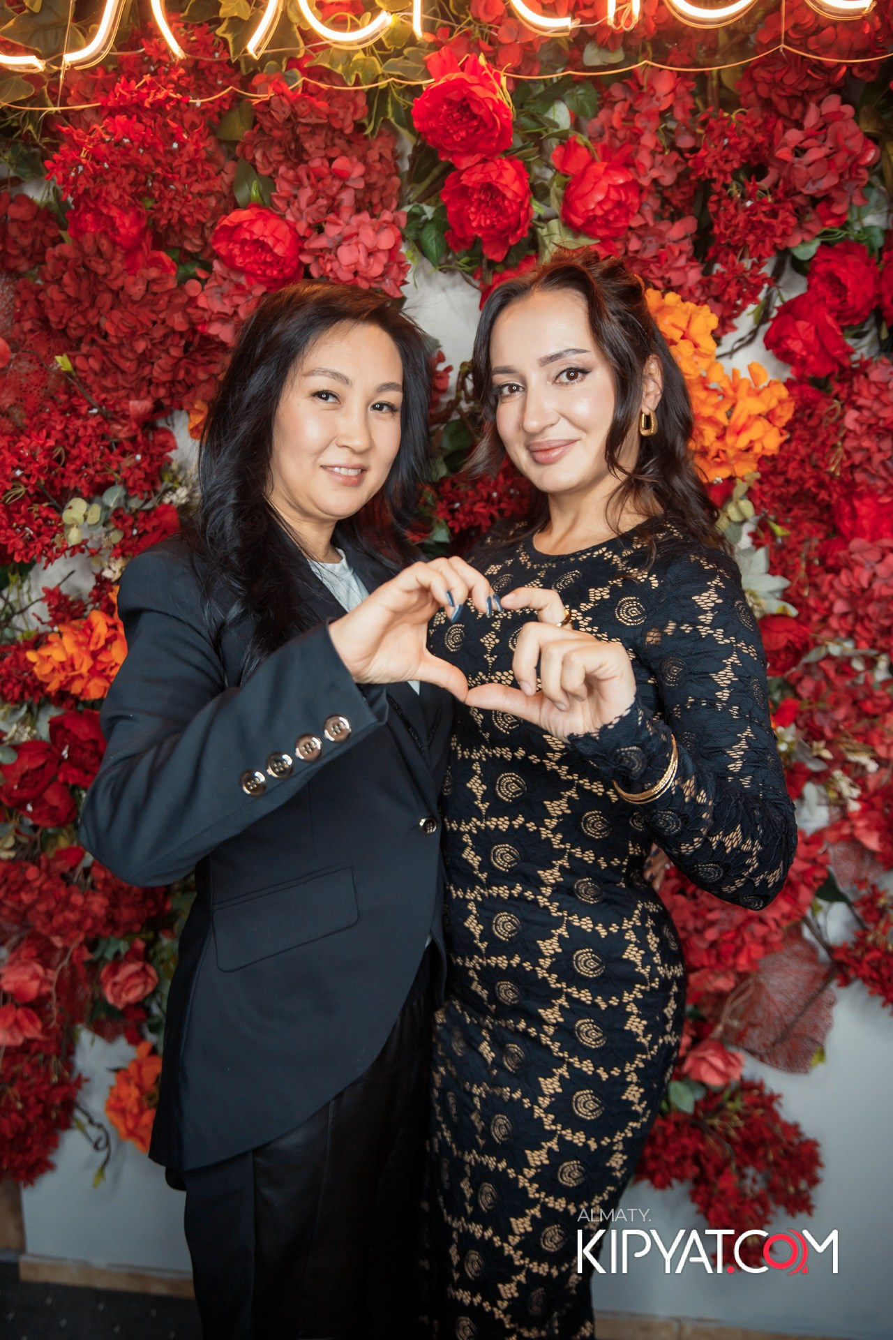 ДЕНЬ РОЖДЕНИЯ КАФЕ ЭСМИРАЛЬДА. КИПЯТКОМ АЛМАТЫ!