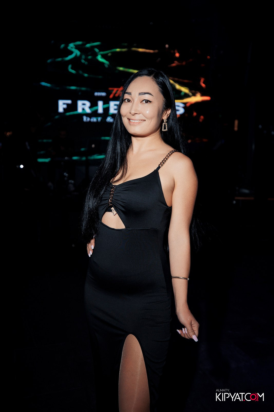 FRIENDS BAR & TERRACE. КИПЯТКОМ АЛМАТЫ! Фотосъемка мероприятий в Алматы