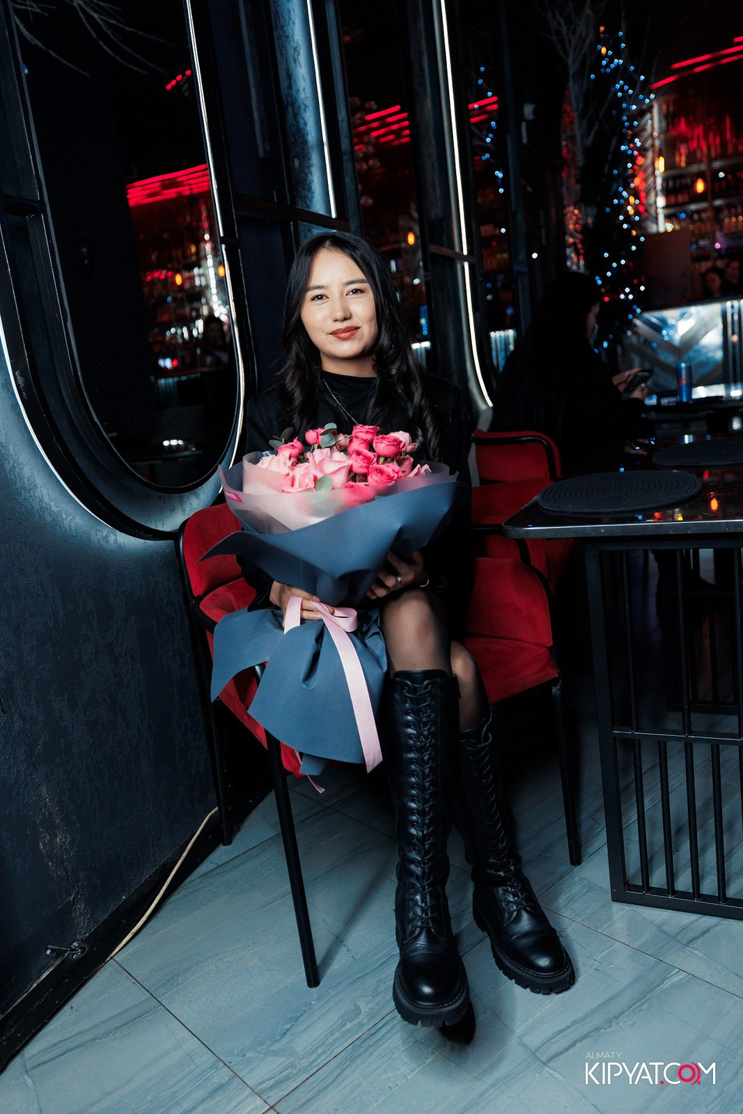 FRIENDS BAR & TERRACE. КИПЯТКОМ АЛМАТЫ!