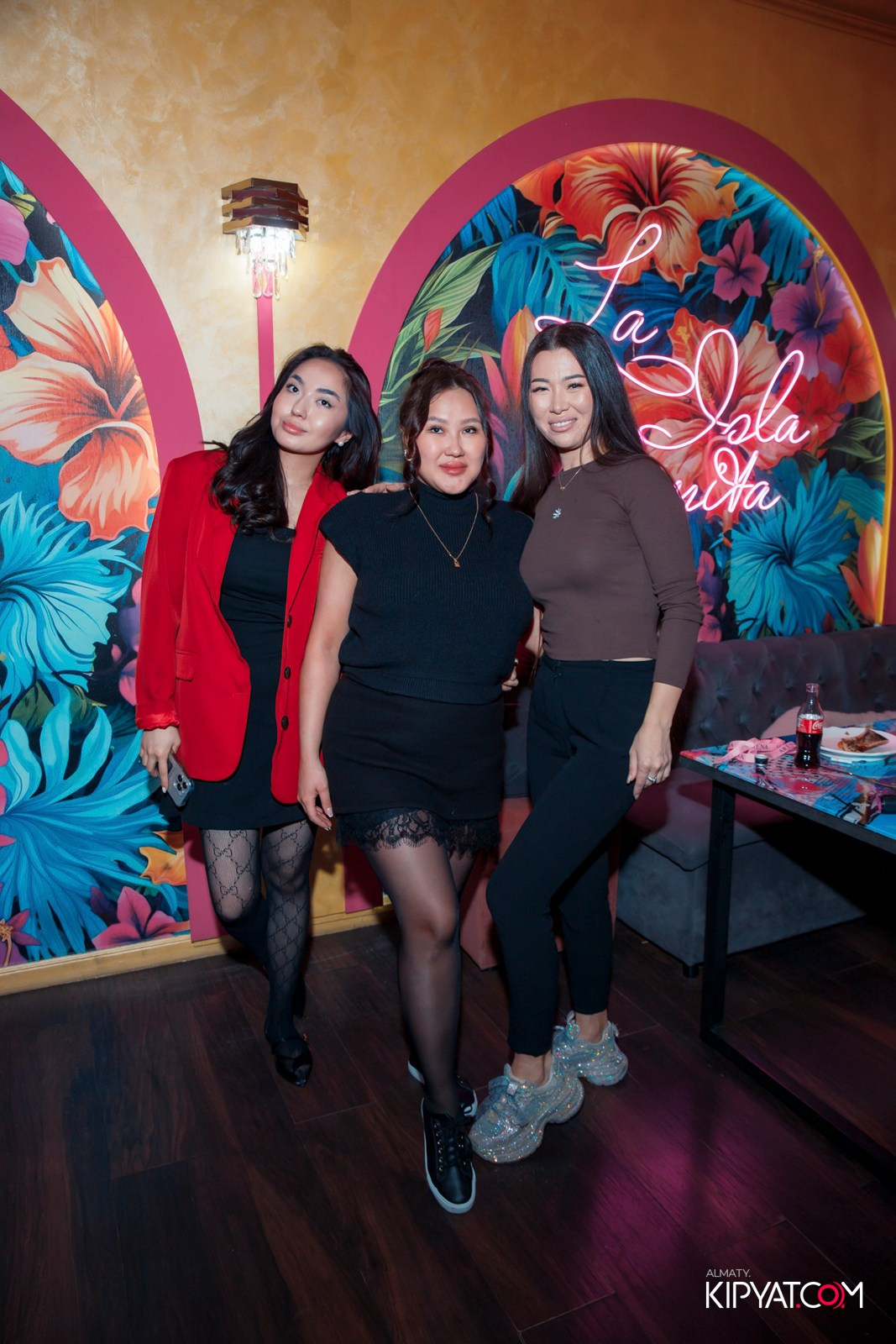 УХО И МЕДВЕДЬ НА САИНА. КИПЯТКОМ АЛМАТЫ! Фотосъемка мероприятий в Алматы