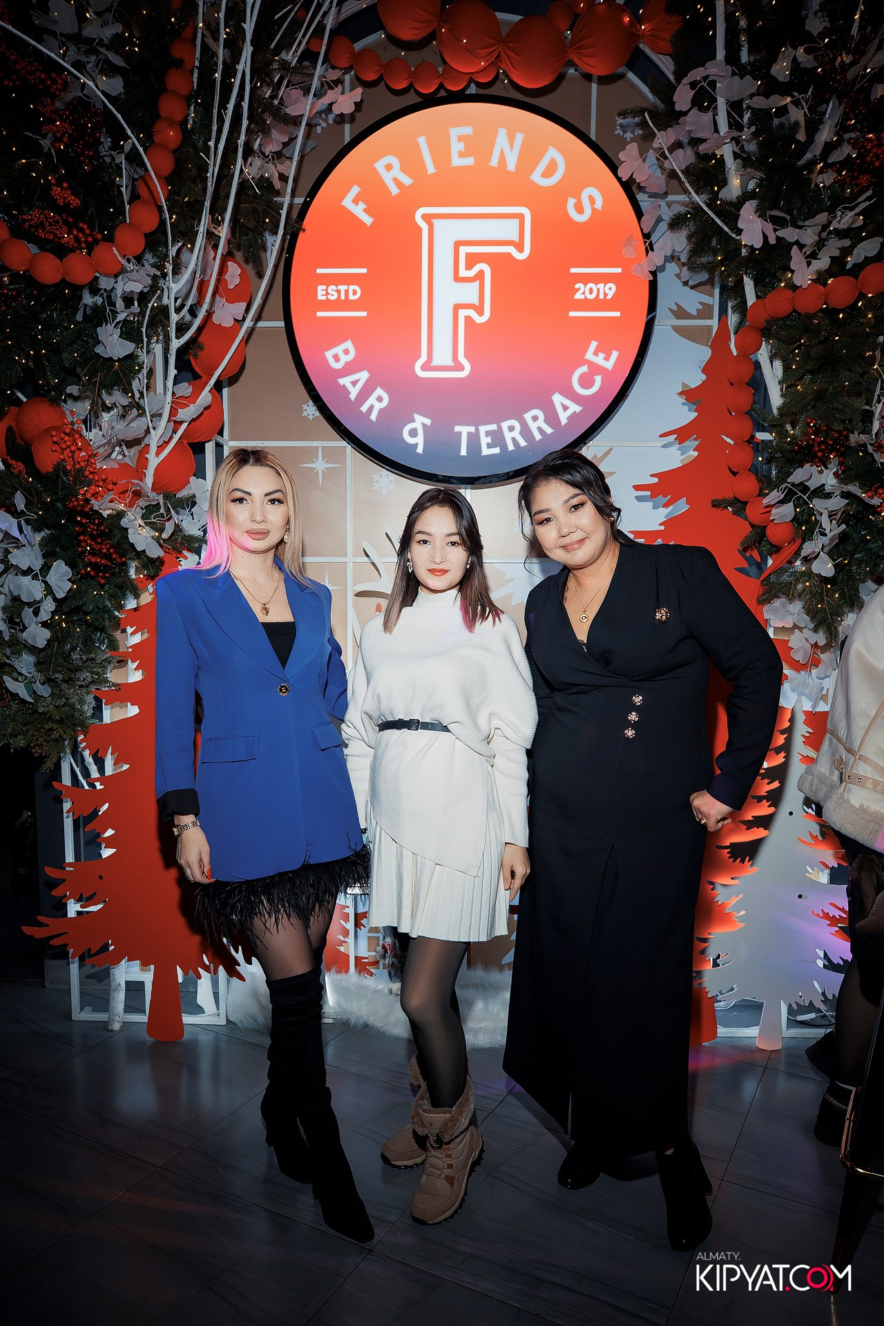 FRIENDS BAR & TERRACE. КИПЯТКОМ АЛМАТЫ! Фотосъемка мероприятий в Алматы