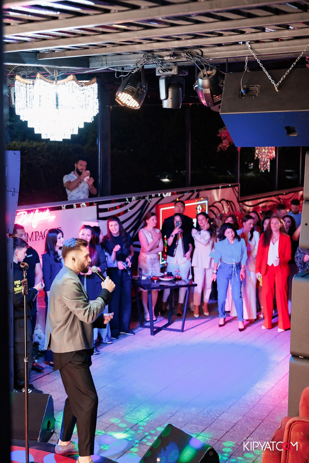 НОДАР РЕВИЯ В «ЗАЯ, НА БИС». КИПЯТКОМ АЛМАТЫ!