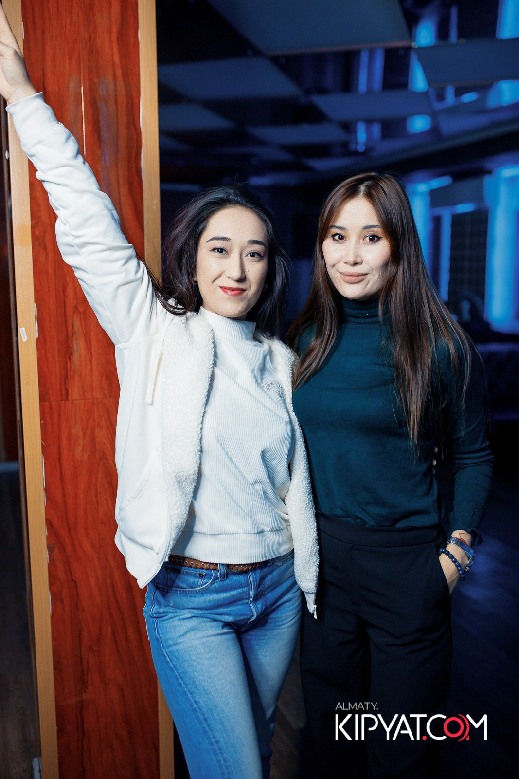 КАРАОКЕ-БАР РОЯЛЬ НА НУРМАКОВА. КИПЯТКОМ АЛМАТЫ!