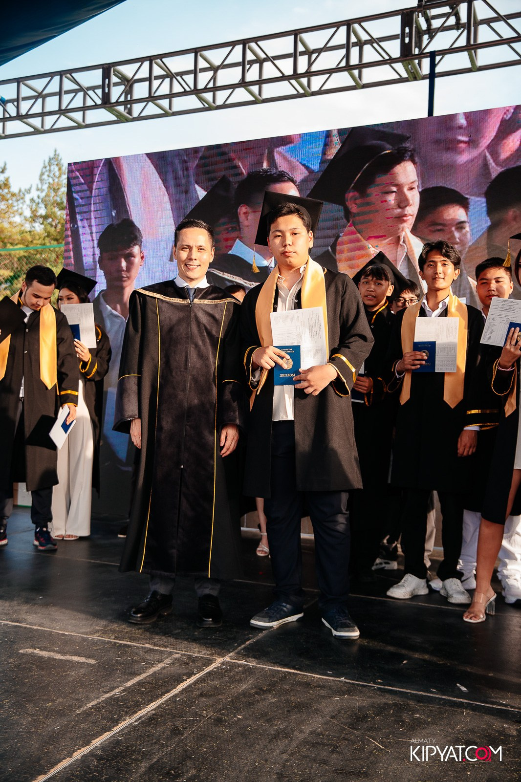 ВРУЧЕНИЕ ДИПЛОМОВ — НАРХОЗ КОЛЛЕДЖ. Part 3. КИПЯТКОМ АЛМАТЫ!