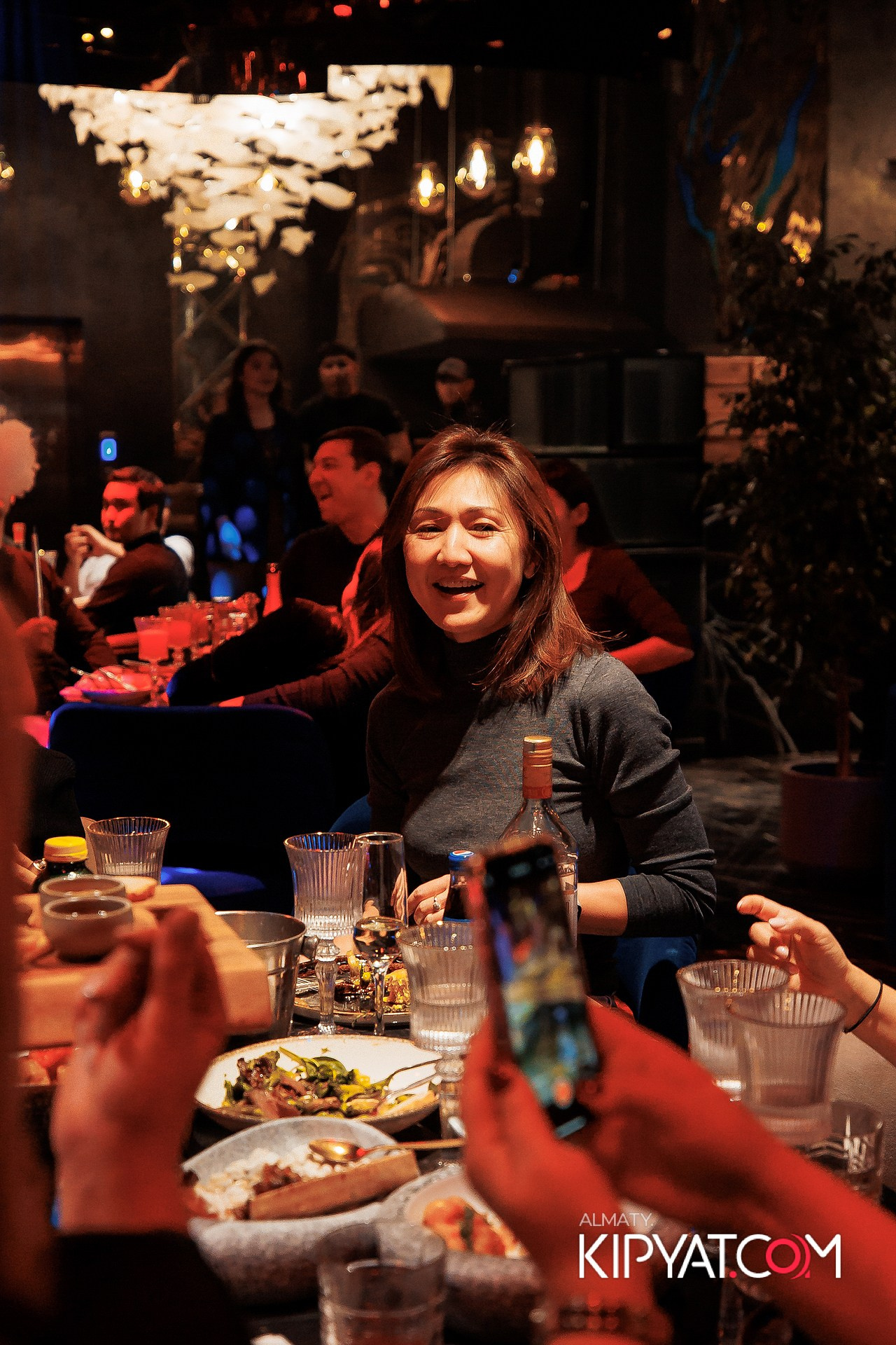 MOOD KARAOKE & TERRACE. КИПЯТКОМ АЛМАТЫ!