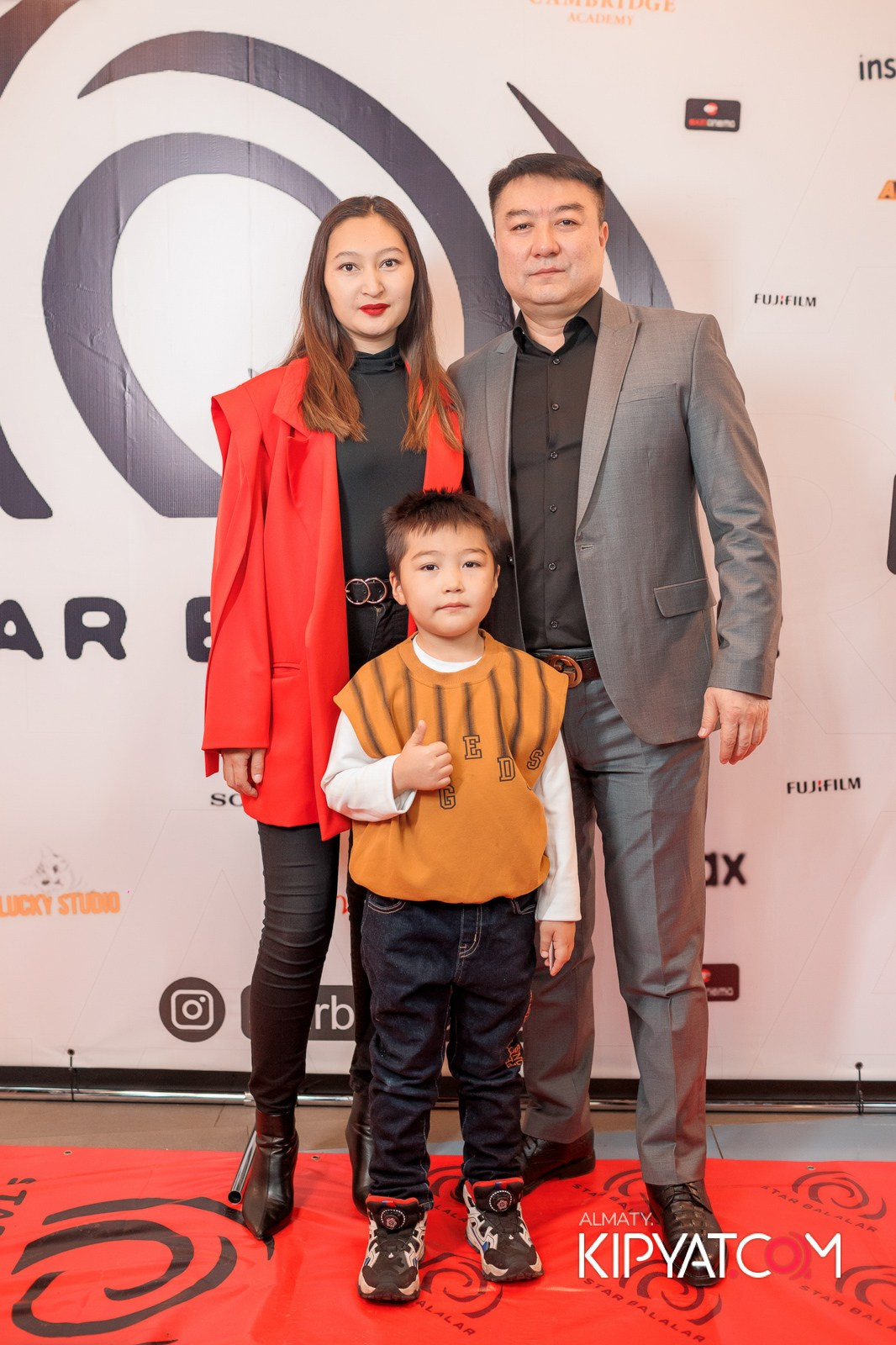 ПРЕЗЕНТАЦИЯ 8 ГРУППЫ КИНОПРОЕКТА «STARBALALAR». КИПЯТКОМ АЛМАТЫ!