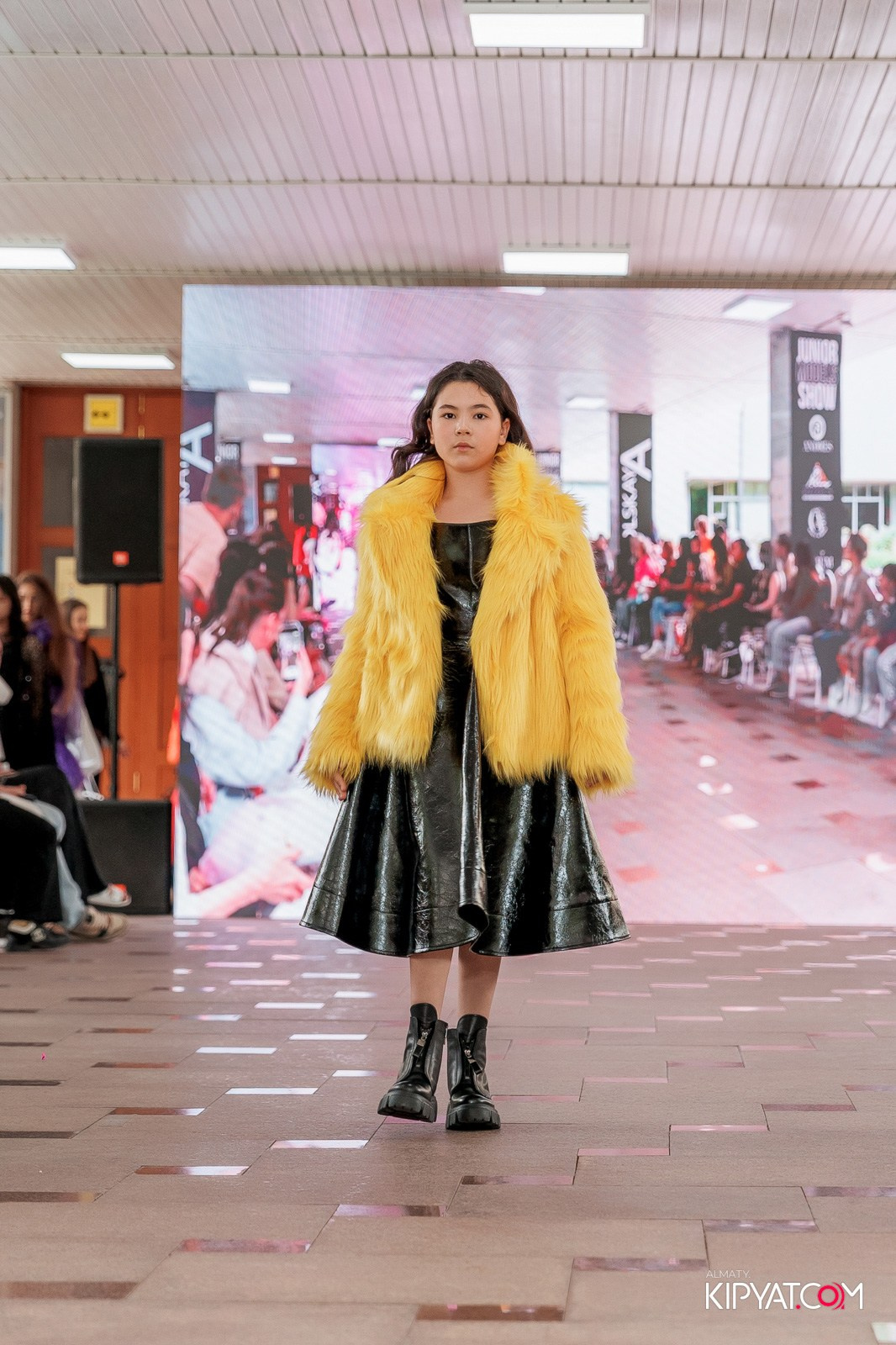 JUNIOR FASHION SHOW. КИПЯТКОМ АЛМАТЫ!